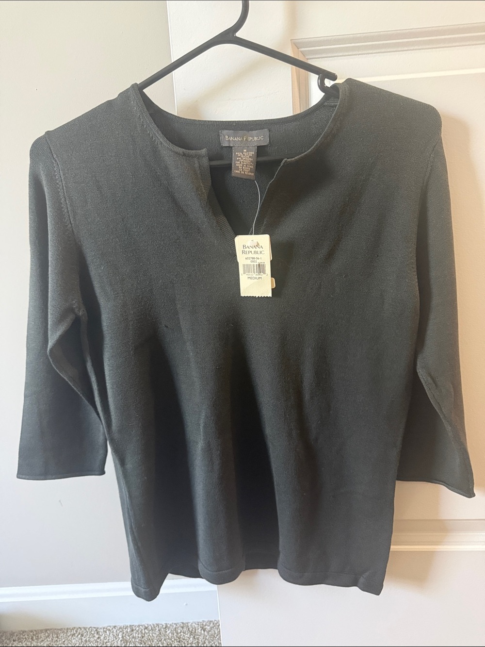 Vintage banana Republic dark grey silk blend  Women's Split-Neck Knit Top size M